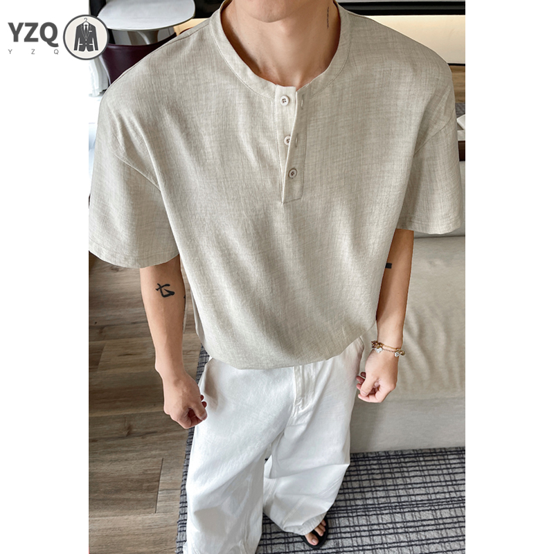 Linen Shirt Breathable - 通気性に優れたリネン素材の、ボタン付きネックラインが特徴の、ゆったりとしたシルエットの半袖Tシャツ。夏のカジュアルなシーンに最適。